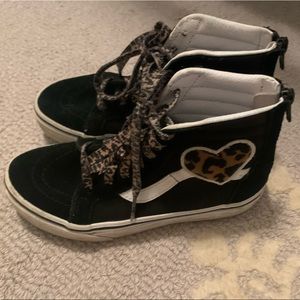 Vans// Hightop Sneakers